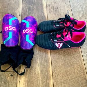 Vizari Pink Soccer Cleats with Shin Guard Combo size 4